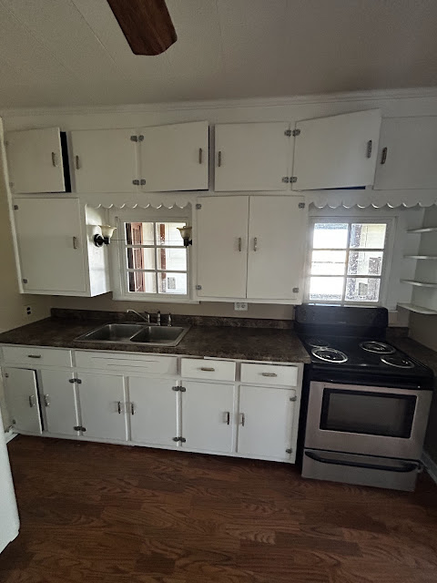 900 S 16th St: photo 14
