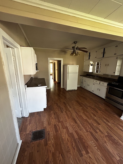 900 S 16th St: photo 12