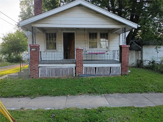 138 S 18th St: photo 2