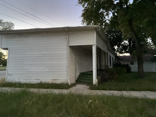 351 N 26th St: photo 2