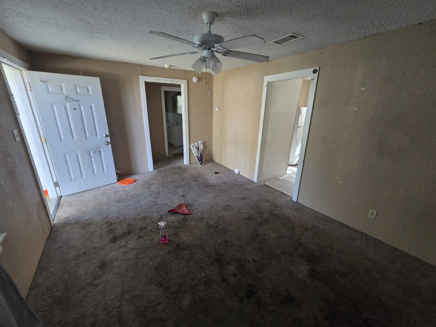 201 N Gray St: photo 6