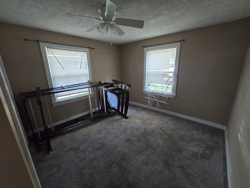 201 N Gray St: photo 9