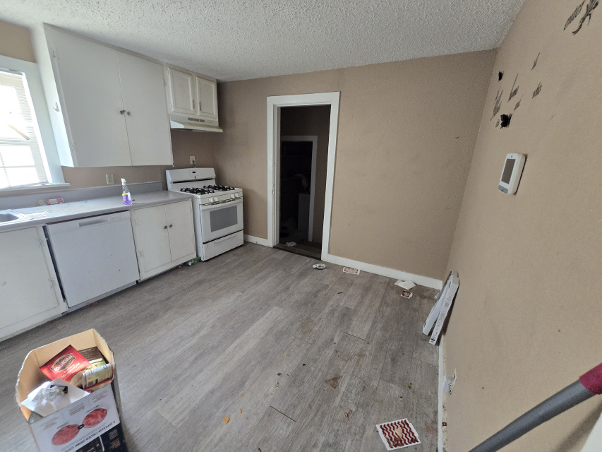 201 N Gray St: photo 7