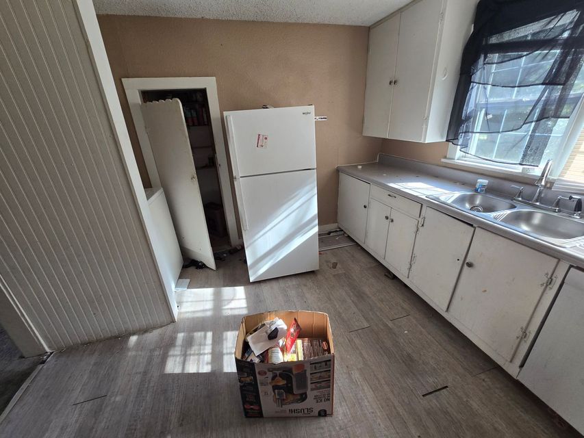 201 N Gray St: photo 8