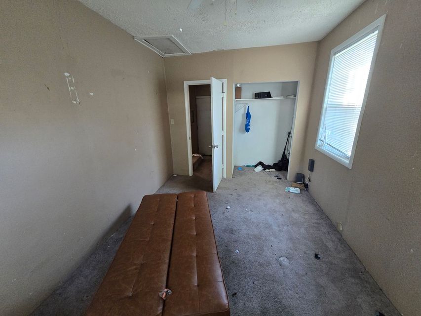 201 N Gray St: photo 24