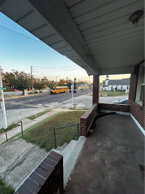 8401 N Broadway: photo 2