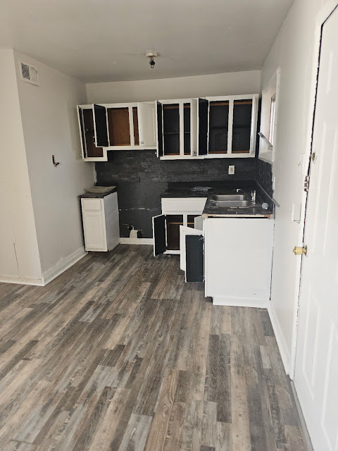 18 Violet Dr: photo 4