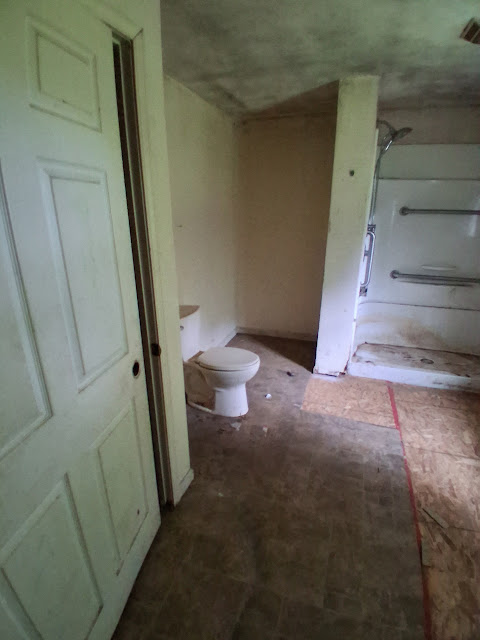 214 Pyle St: photo 15