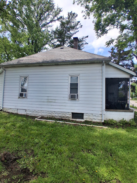 303 W Sycamore St: photo 3