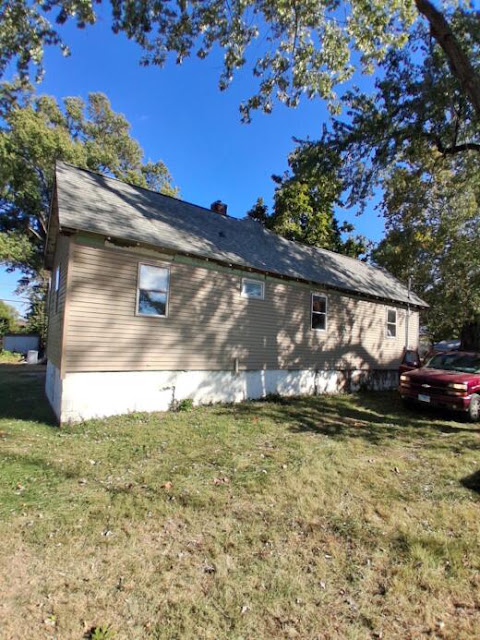 322 W Cole St: photo 2