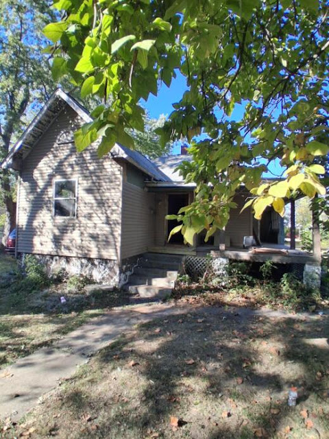 322 W Cole St: photo 3