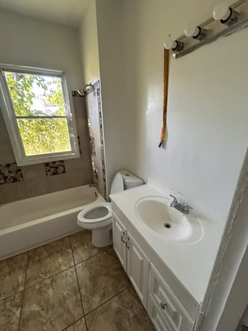 6211 Reichman Ave: photo 30