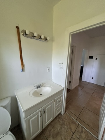 6211 Reichman Ave: photo 16