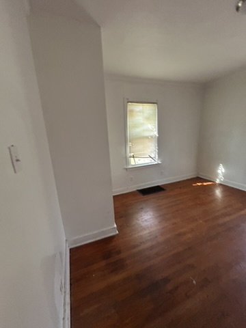 6211 Reichman Ave: photo 9