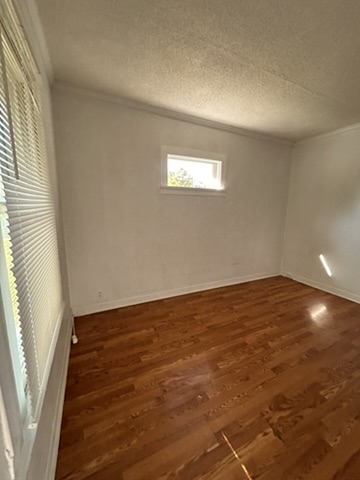 6211 Reichman Ave: photo 8