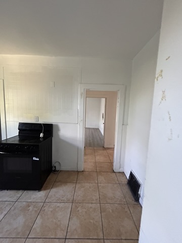 6211 Reichman Ave: photo 37