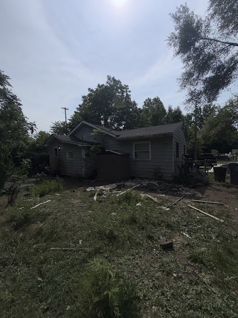 1206 Markham St: photo 4