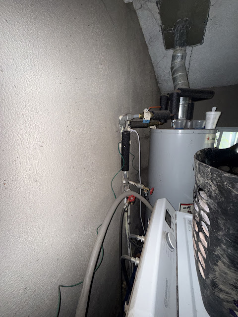 1206 Markham St: photo 31