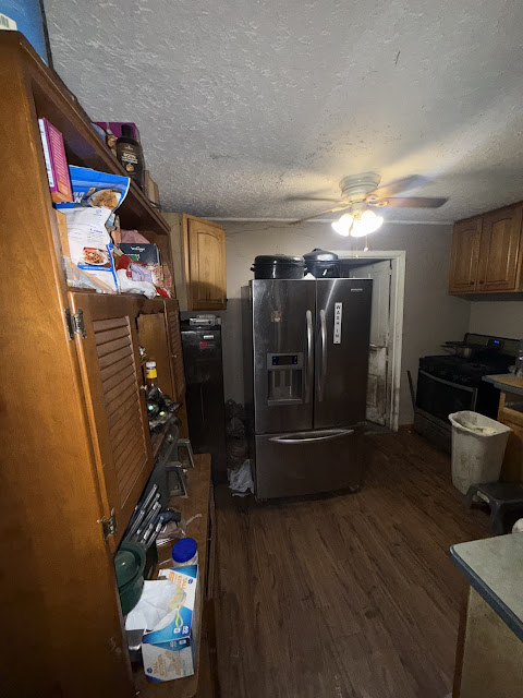 1206 Markham St: photo 29