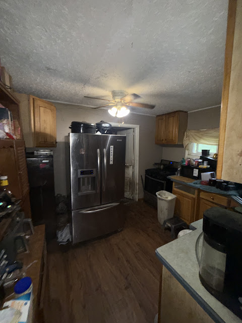 1206 Markham St: photo 14