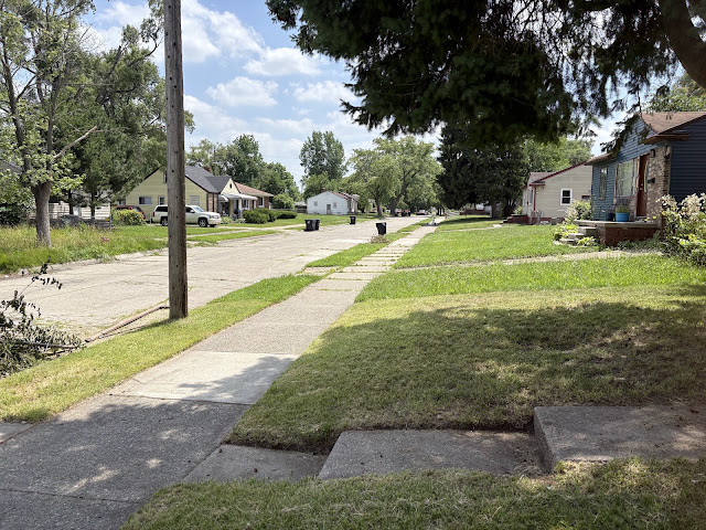 18465 Caldwell St: photo 22