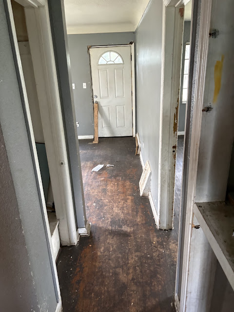 18465 Caldwell St: photo 5