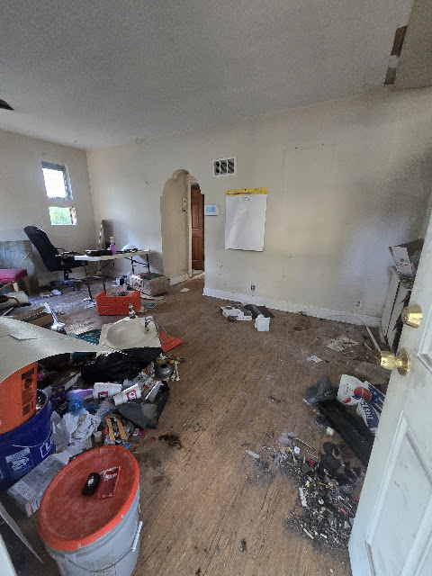 4521 Oakwood Ave: photo 8
