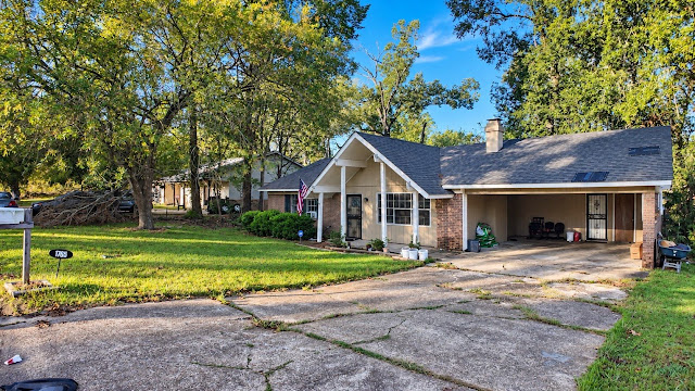 1765 Casteel Dr: photo 2
