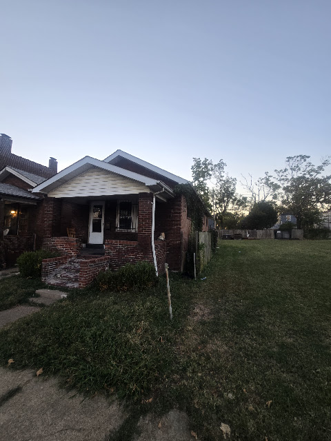 4323 Obear Ave: photo 2