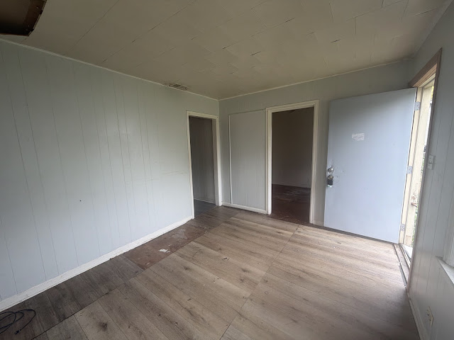 2049 N Gale Ave: photo 7