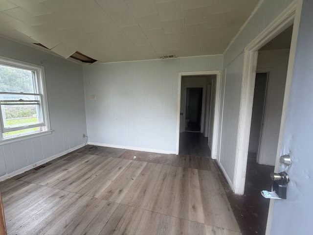 2049 N Gale Ave: photo 9