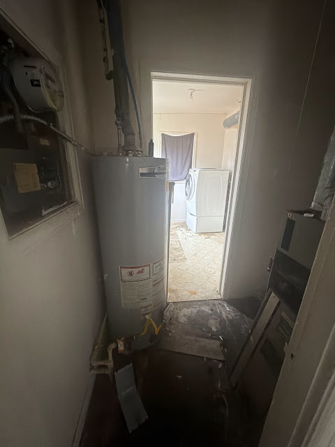 2049 N Gale Ave: photo 15