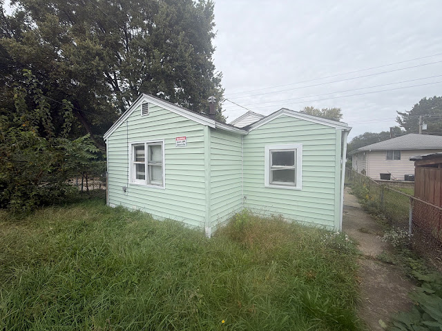 2049 N Gale Ave: photo 2