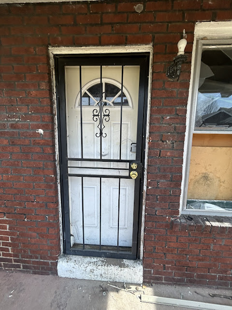 4424 Marcus Ave: photo 2