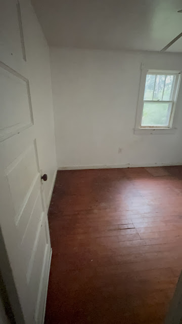 1174 W King St: photo 14
