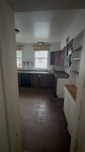 1174 W King St: photo 27