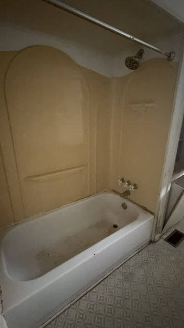 1174 W King St: photo 17