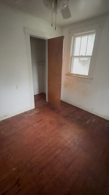 1174 W King St: photo 15