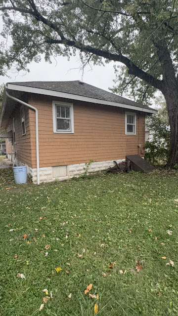 1174 W King St: photo 2