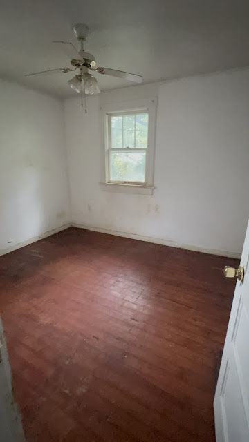 1174 W King St: photo 16