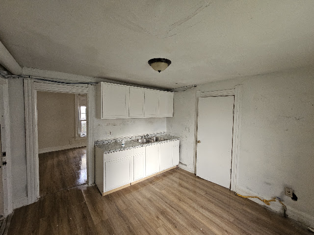 1428 South Ave: photo 7