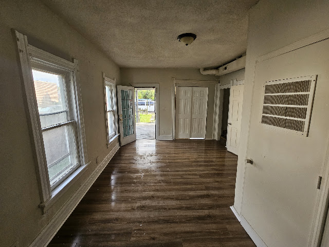 1428 South Ave: photo 5