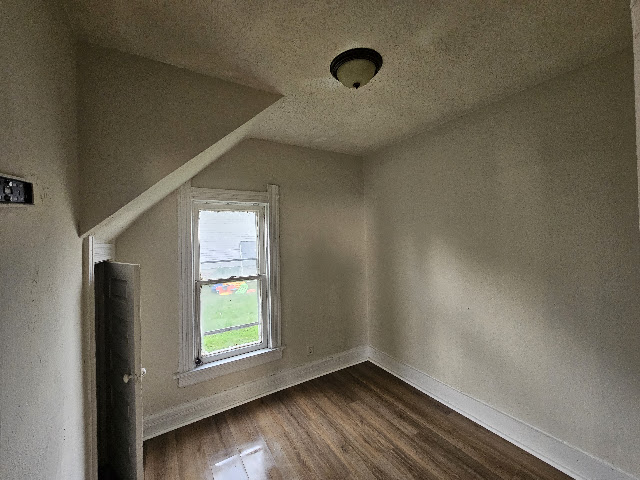 1428 South Ave: photo 12