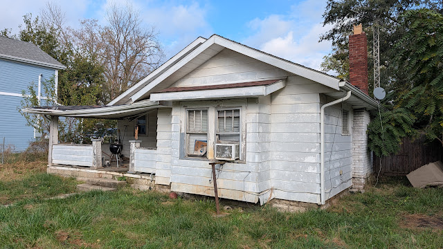 1630 S Elm St: photo 3