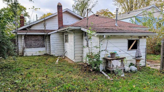 1630 S Elm St: photo 4