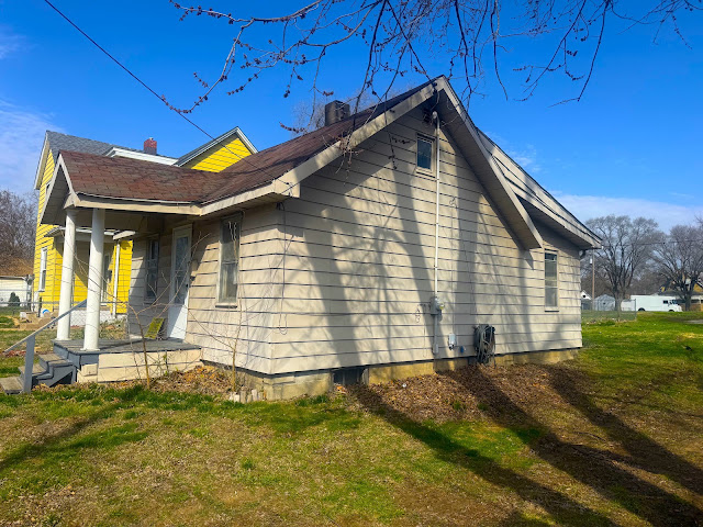 2807 W Nevada St: photo 2