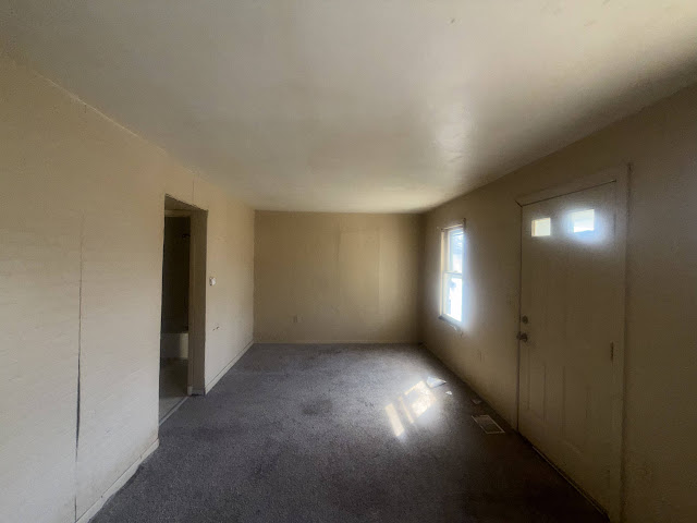 2807 W Nevada St: photo 4
