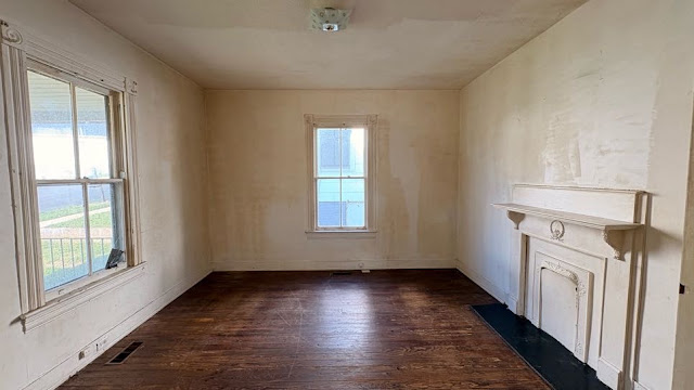 203 Girard St: photo 10