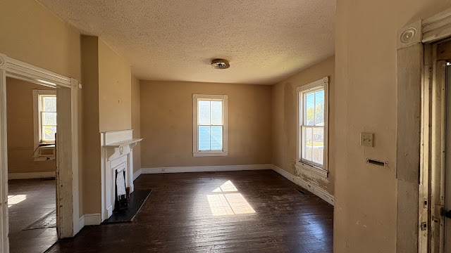 203 Girard St: photo 8