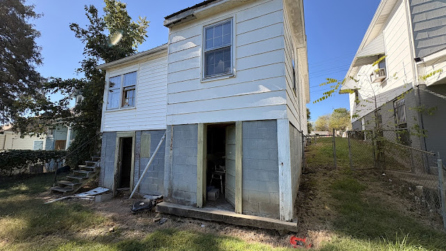 203 Girard St: photo 4